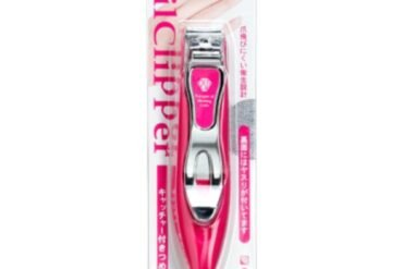 Nail clippers with catcher