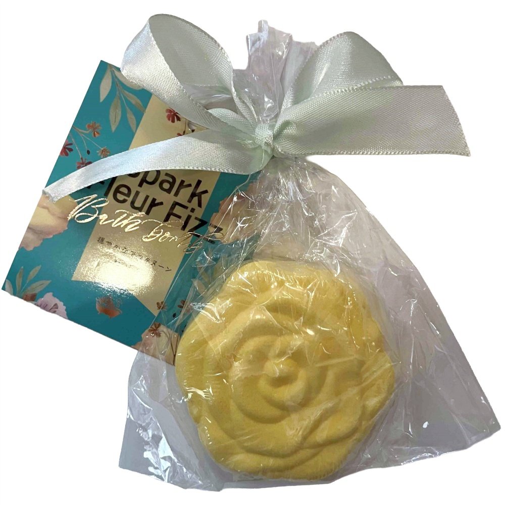 Bath bomb with one mimosa flower