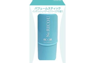 Perfume stick with English pear and freesia scent.
